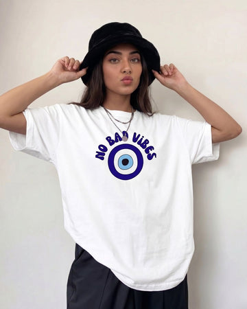 NO BAD VIBES WOMEN OVERSIZED GRAPHIC T-SHIRT