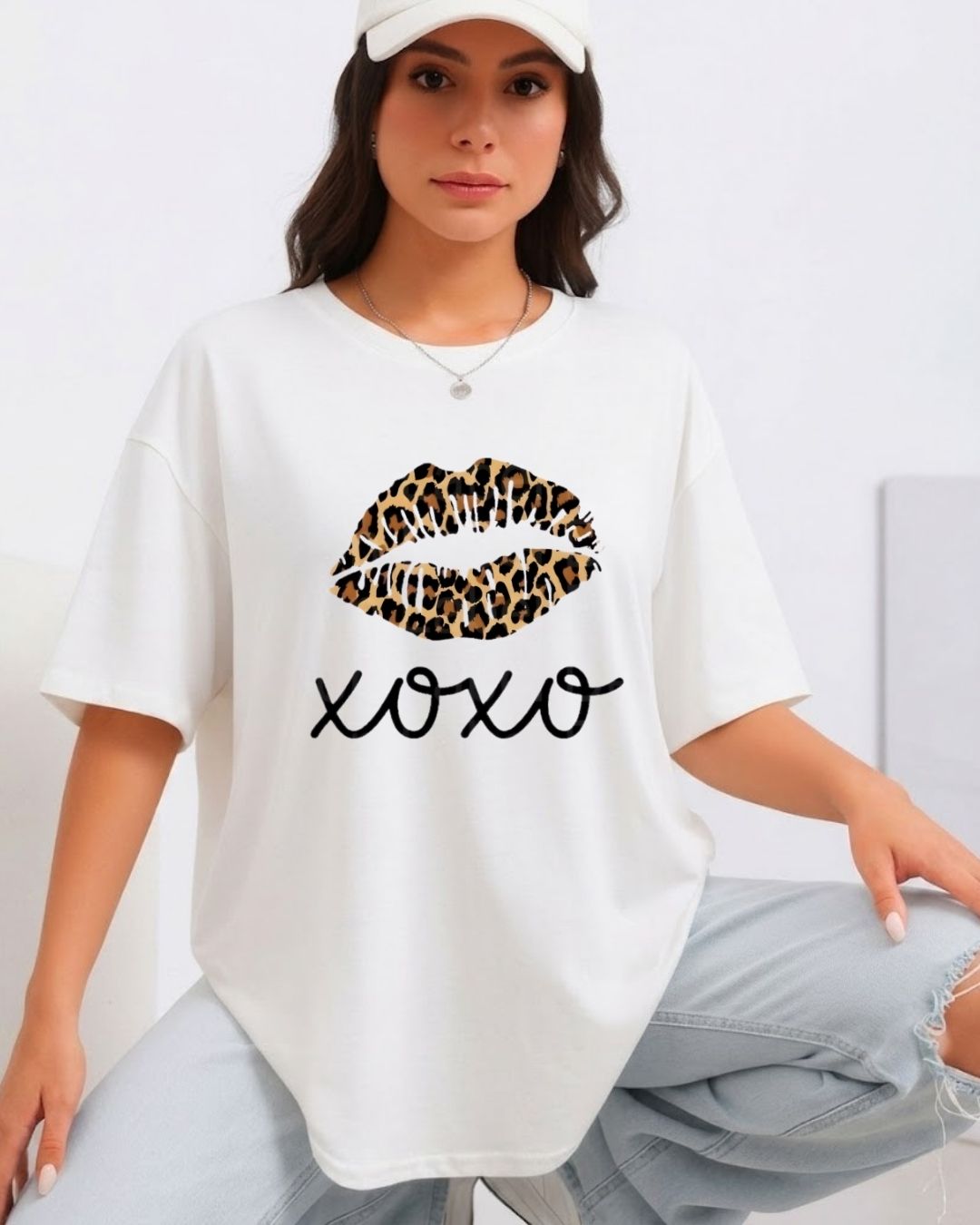 XOXO WILD WOMEN OVERSIZED GRAPHIC T-SHIRT